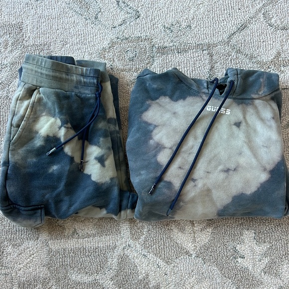 Guess 2Pc Athletic - Picture 8 of 12